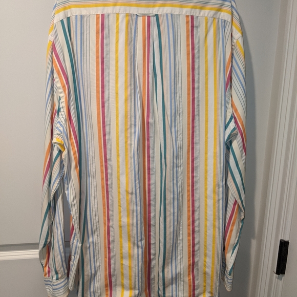 Fun causal button down - Picture 3 of 3